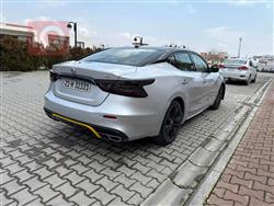 نيسان ماكسيما